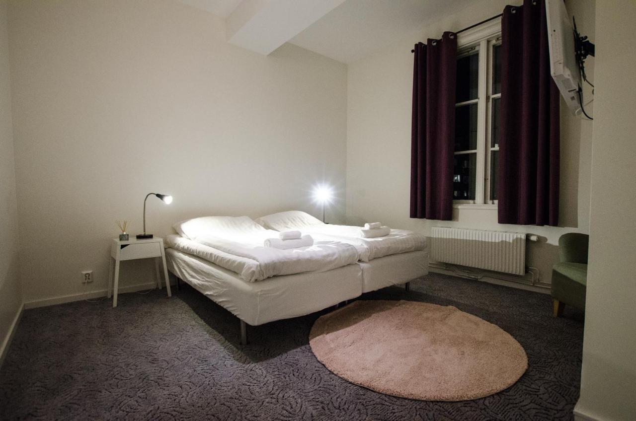 Hostel Fyristorg ウプサラ エクステリア 写真