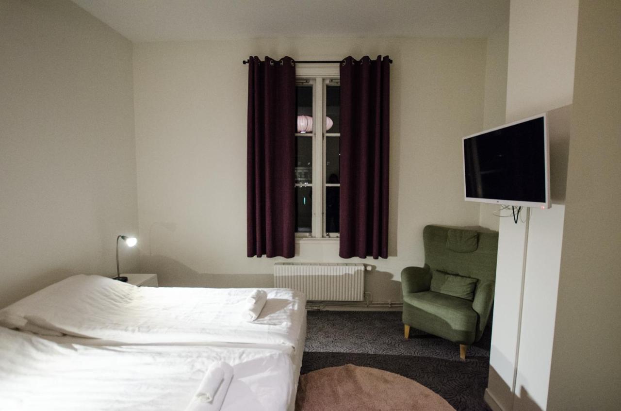 Hostel Fyristorg ウプサラ エクステリア 写真